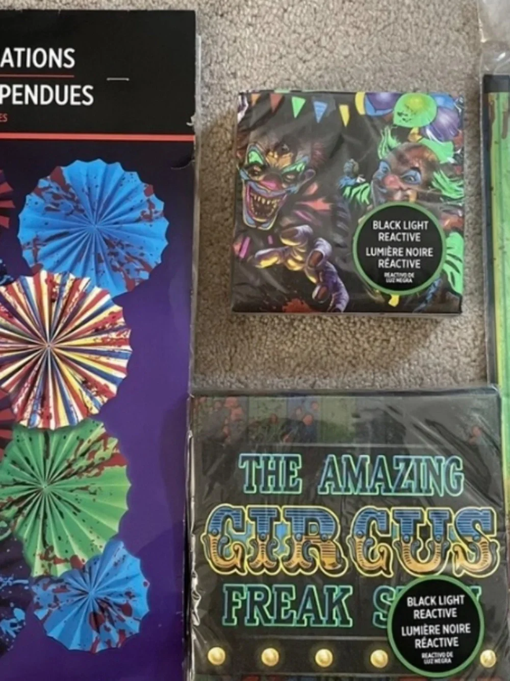The Amazing Circus Freak Show Horror Clown Decorations Napkins Tablecloth Set